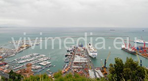 crocieristi-salerno-nave-costa-lirica-vivimedia