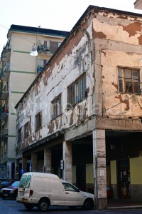 ex-cinema-capitol-fatiscente-3-cava-de'-tirreni-vivimedia