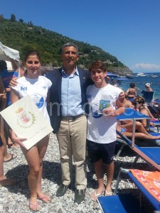 Punta-Campanella-FIN-PaoloTrapanese-premia-Virginia-Siani-ed-Ivan-Carucci