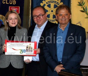 marco-galdi-con-antonio-armenante-e-regina-catrambone-premio-mamma-lucia-2015