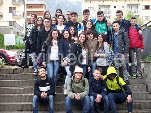 ragazzi-guide-della-corte–vanvitelli-cava-de'-tirreni-maggio-2015-vivimedia