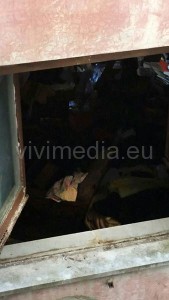 casa-saccheggiata-ai-pianesi-dalla-finestra-foto-soqquadro-cava-de'-tirreni-giugno-2015-vivimedia