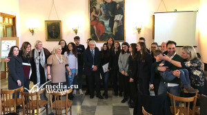 Dopo la premiazione delle scuole superiori, tutti insieme affettuosamente