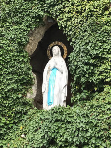 statua-madonna-piccola-lourdes-cava-de-tirreni-maggio-2018-vivimedia